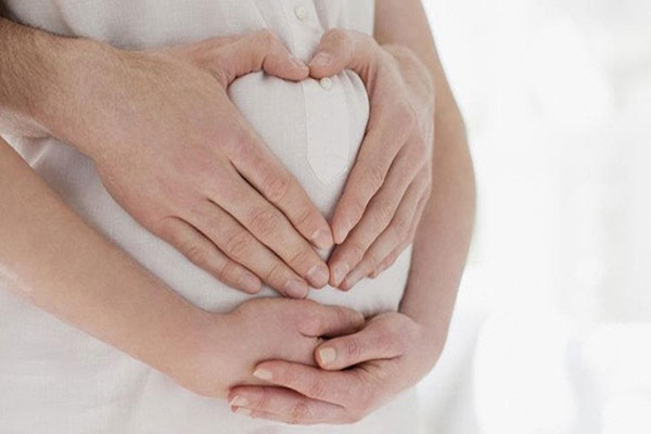  آیا در ماه اول بارداری می‌توان رابطۀ جنسی داشت؟