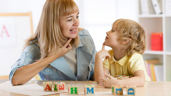 درمان لکنت زبان کودکان در خانه