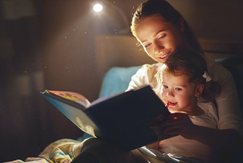 خواندن کتاب برای کودک قبل از خواب