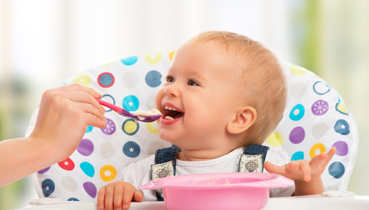افزایش غذای کمکی بعد از قطع شیر نوزاد