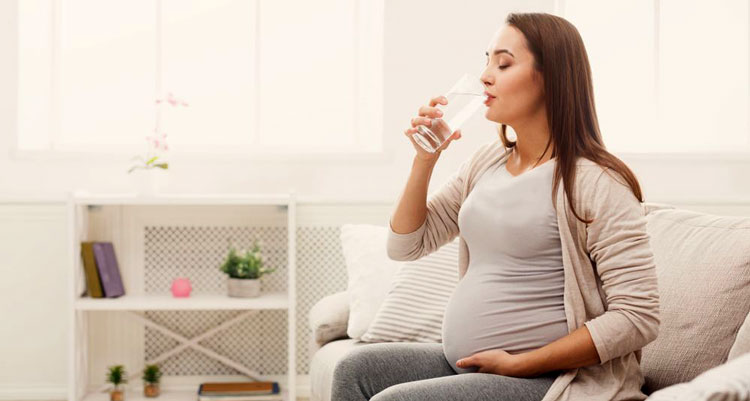 خطرات گرما و از دست دادن آب بدن در بارداری 