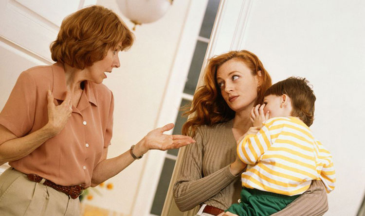 با توصیه های مادر بزرگ با لبخند برخورد کنید!