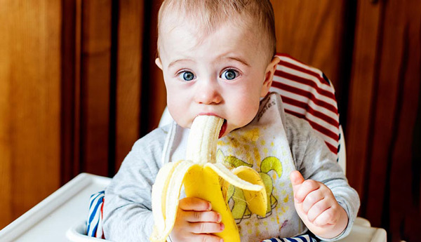 سریع تر کردن رشد نوزاد با غذای کمکی