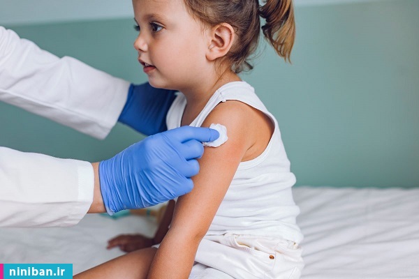 واکسن زدن نوزاد در سرماخوردگی، مشکلی داره؟