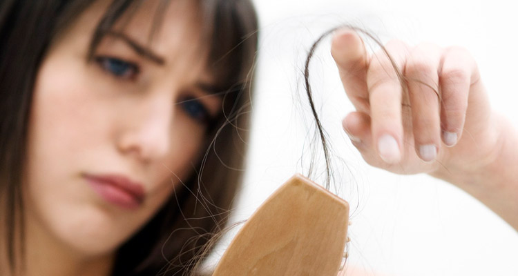 ریزش مو در بارداری ممکن است برای قریب به اتفاق خانم ها رخ دهد