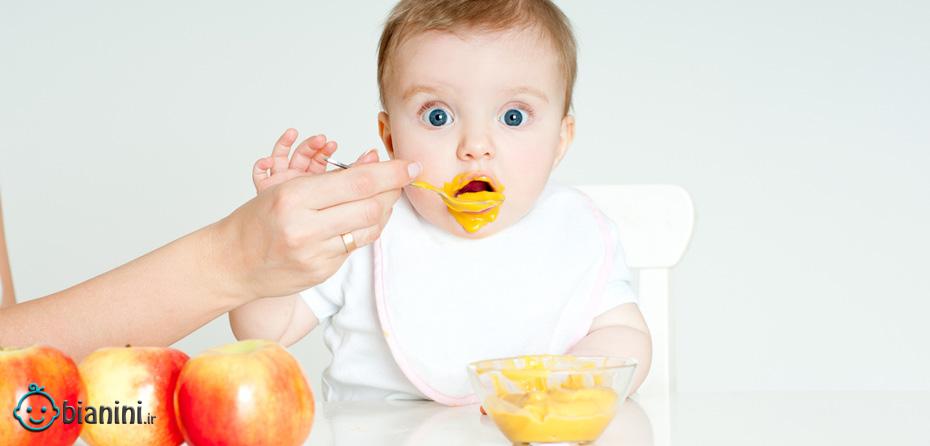 چه زمانی نوزادان می‌توانند خوردن پوره سیب را شروع کنند؟