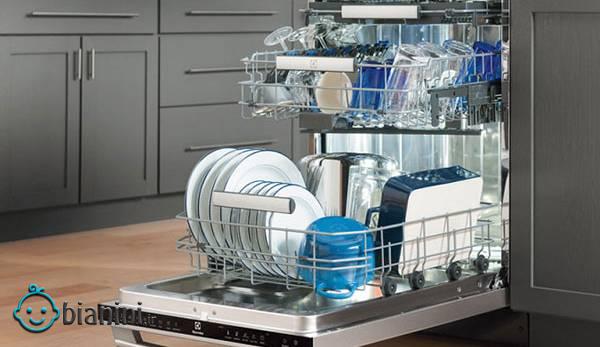 یک ترفند ساده برای جلوگیری از کدر شدن ظرف‌ها در ماشین ظرفشویی