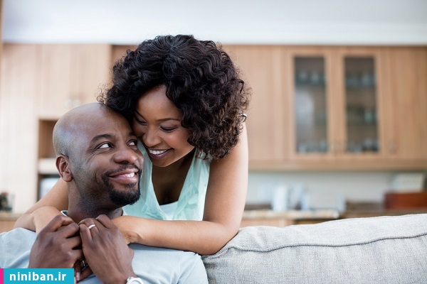 در آغوش گرفتن همسر، چه فوایدی دارد؟