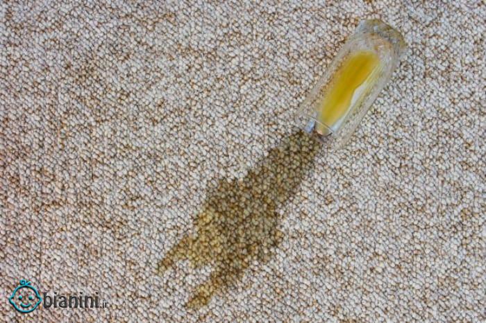 ترفند پاک کردن لکه آبمیوه از روی فرش و قالی