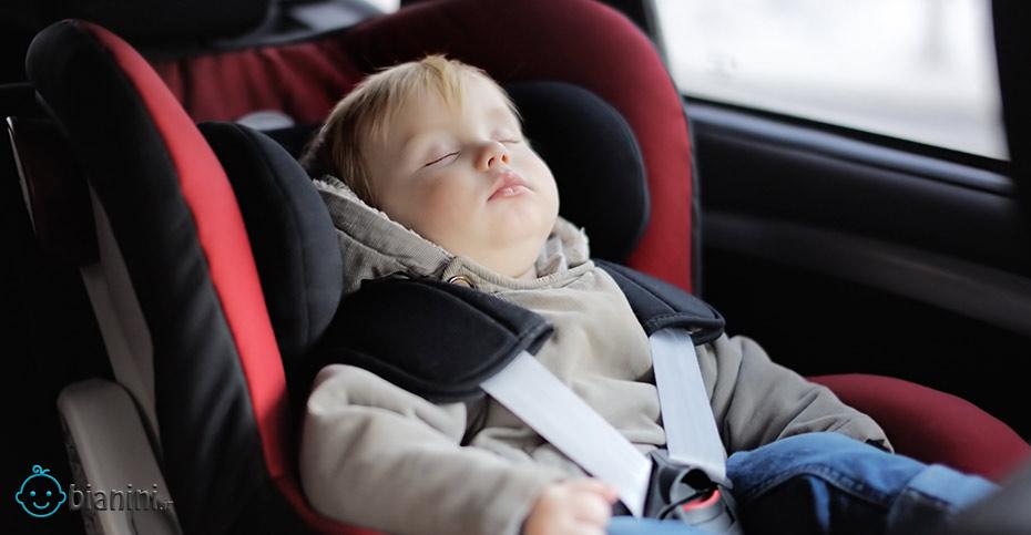 آیا خوابیدن نوزادان در صندلی ماشین بی‌خطر است؟