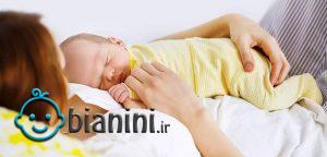 به چه علت نوزادان هنگام خواب قوز می‌کنند؟