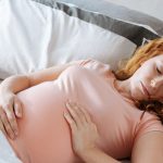 خوابیدن در سه ماه سوم بارداری چه مشکلاتی را دارد؟