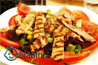 سالاد جوجه برای کاهش یبوست در بارداری