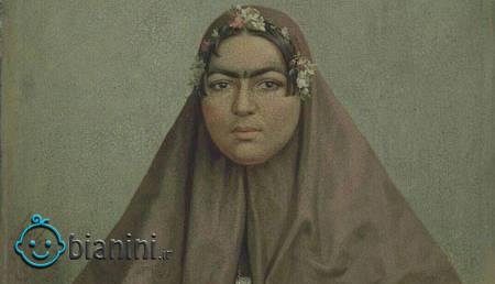 عکسی نایاب از فلک کردن خدمتکار زن در زمان قاجار