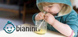 از چه زمانی می‌توانم به کودکم آبمیوه بدهم؟